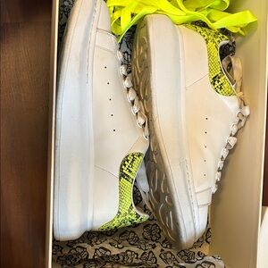 Alexander McQueen WMNS snakeskin print sneakers
